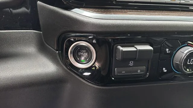 Used 2025 Cypress Gray Chevrolet LT image 30