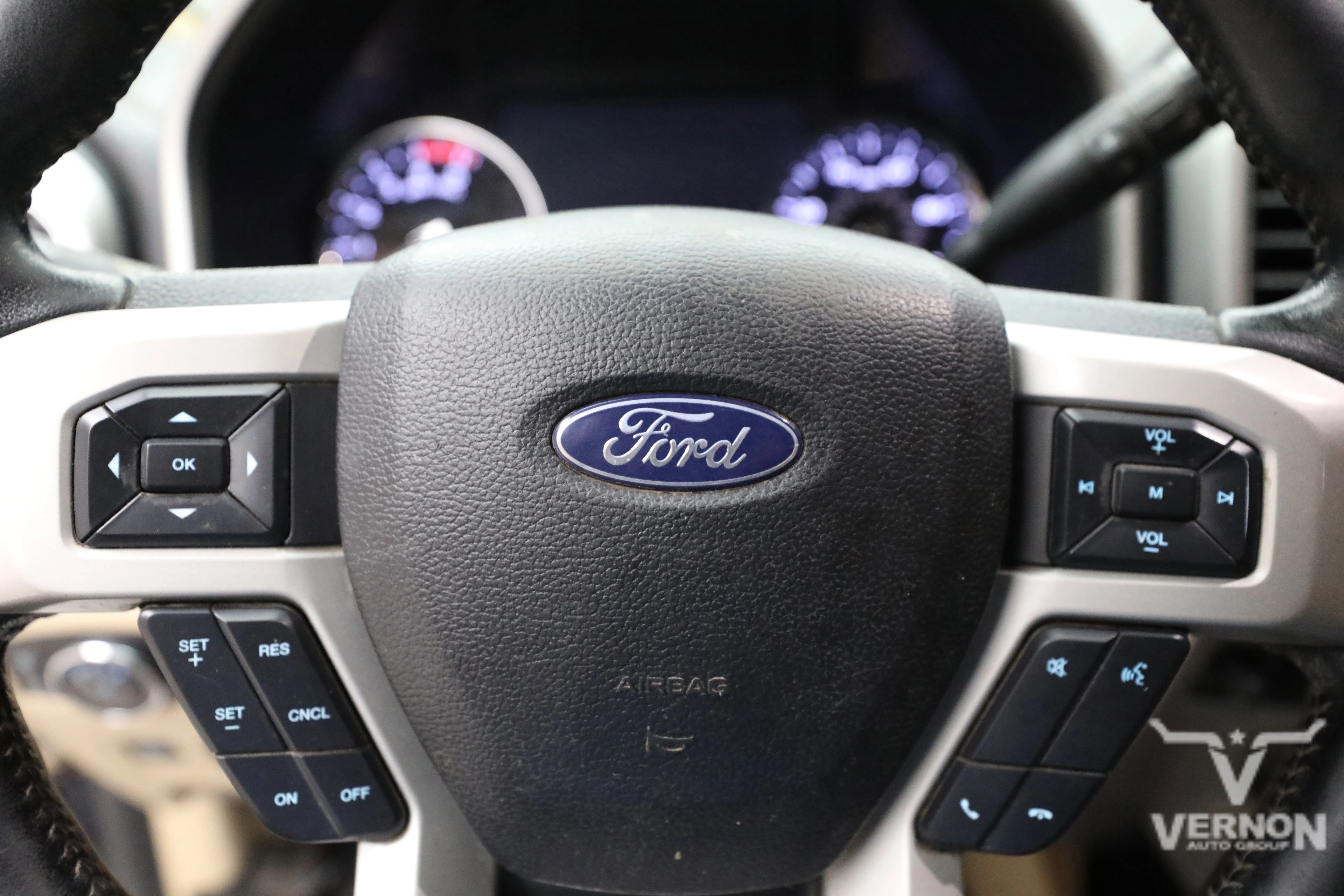 Pre-Owned 2019 Ford Super Duty F-250 Lariat Crew Cab 4x4 Fx4