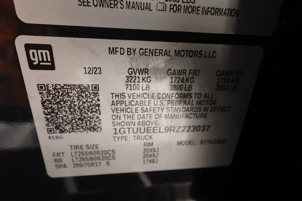 Used 2024 Titanium Rush Metallic GMC AT4 image 36