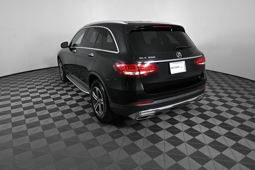 Used 2017  Mercedes-Benz GLC 300 image 4