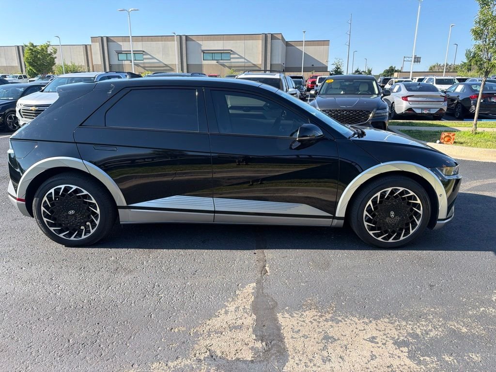 Used 2023 Black Hyundai Limited image 8