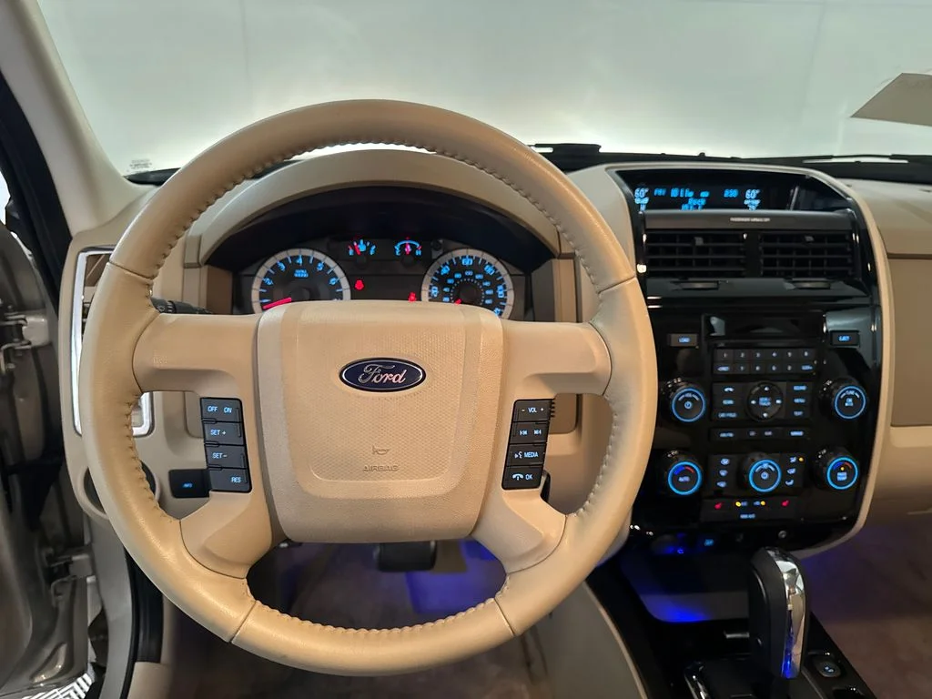 Used 2011 Gold Ford Limited image 8