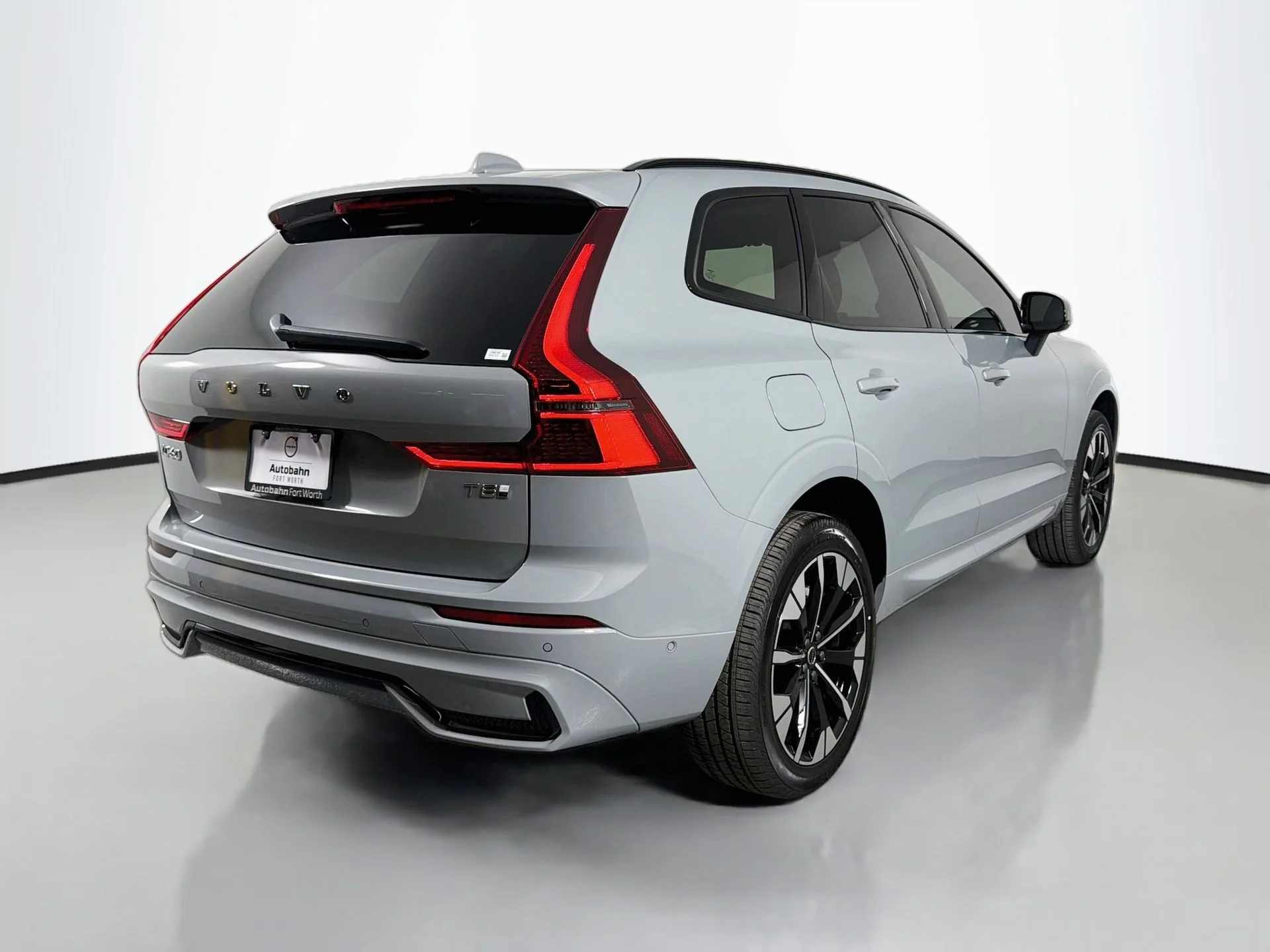 New 2026 Vapour Grey Volvo Plus image 5
