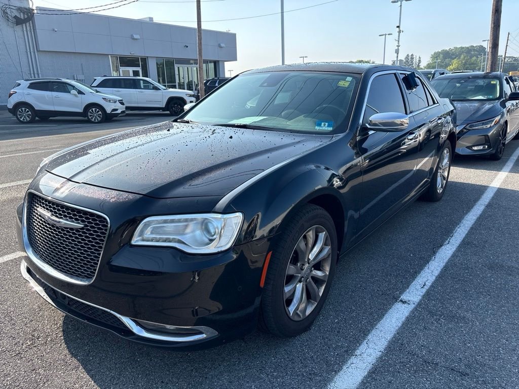 Used 2020 Black Chrysler Limited image 3