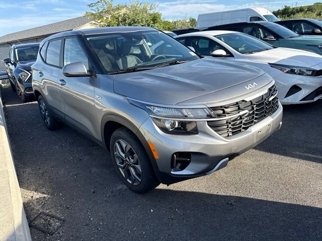 Used 2025 Gray Kia LX image 2