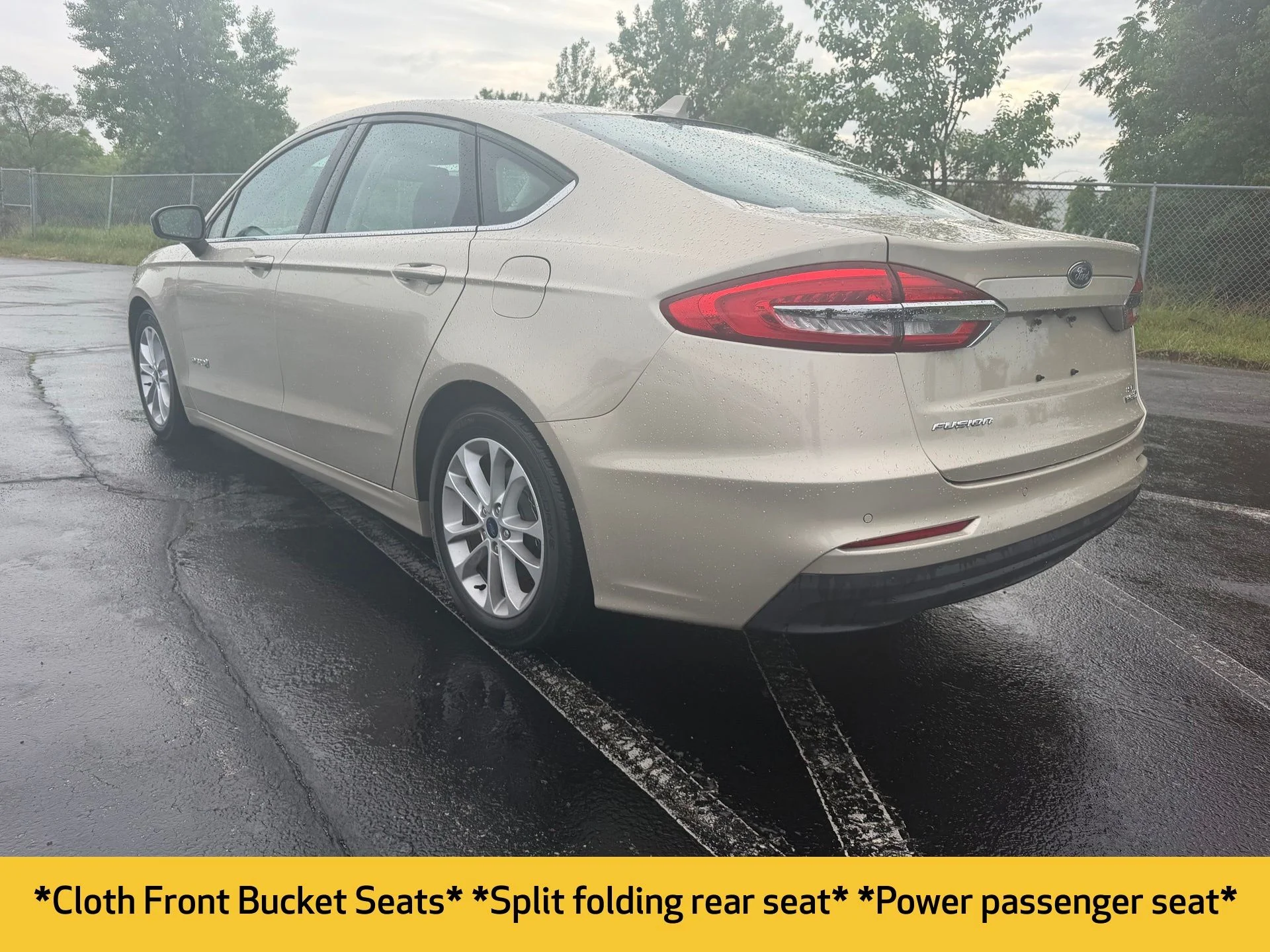 Used 2019 Gold Ford SE image 8