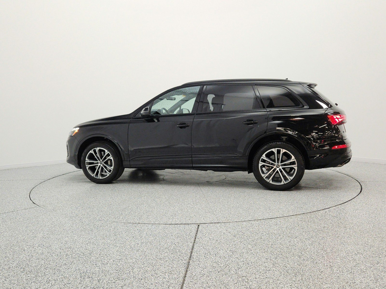 Used 2025 Mythos Black Metallic Audi Premium Plus 45 TFSI quattro image 8