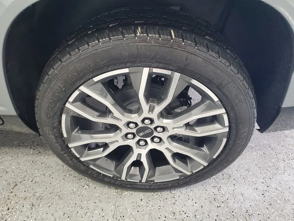 2026 GMC Acadia Denali Ultimate - Photo 35