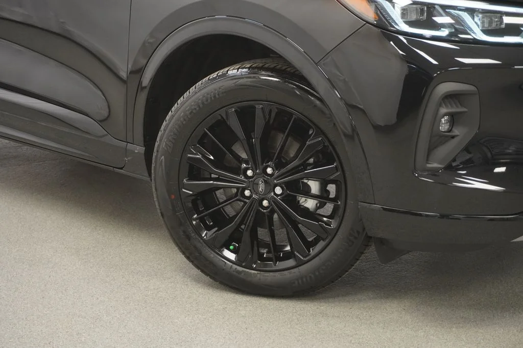 Used 2025 Black Ford ST-Line Elite image 4