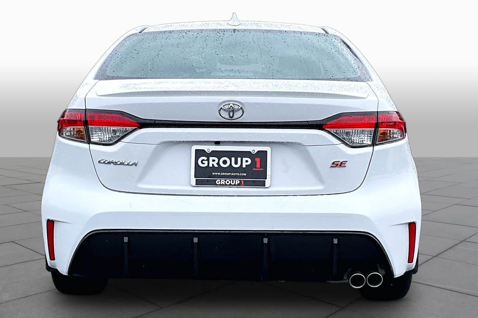 Used 2025 Ice Cap Toyota SE image 5