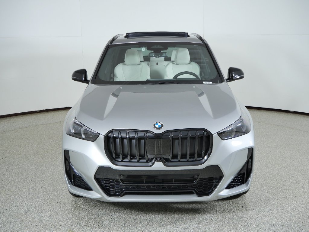 New 2027 Space Silver Metallic BMW xDrive28i image 16