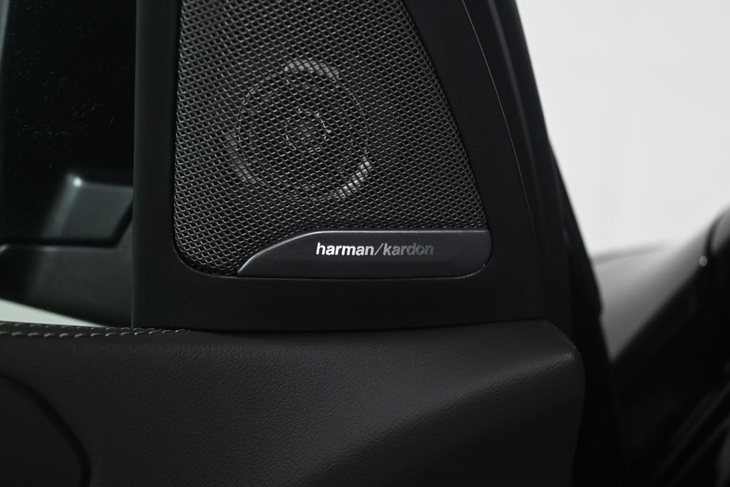 New 2026 Black Sapphire Metallic BMW xDrive50e image 27