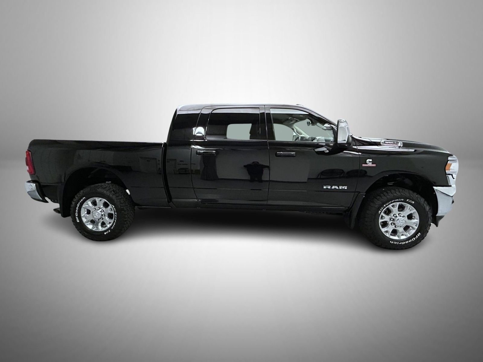 Used 2024 Black Ram Laramie image 4