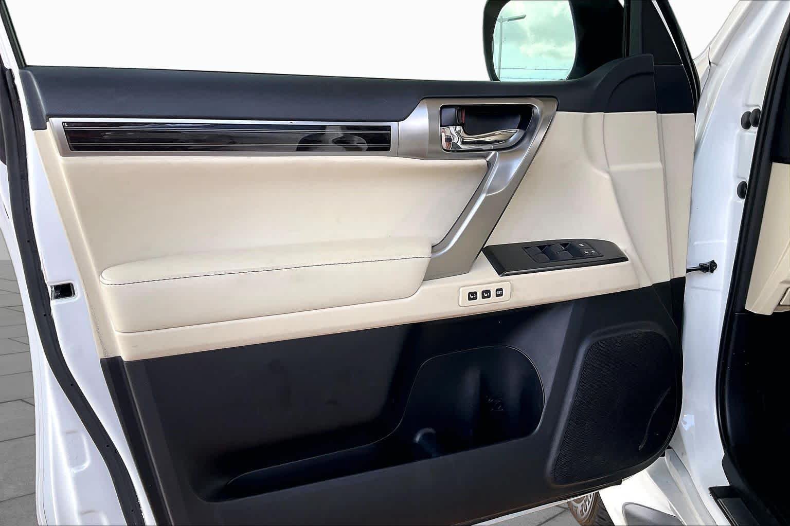 Used 2023 Eminent White Pearl Lexus Luxury image 19