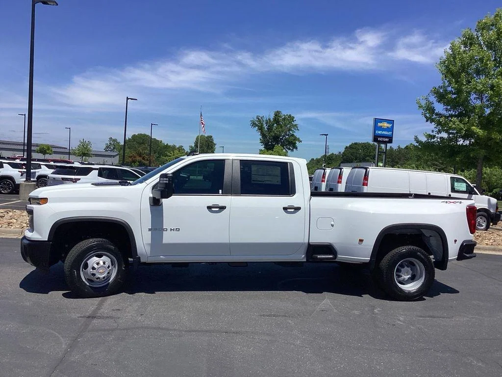 New 2026 Summit White Chevrolet Work Truck image 7