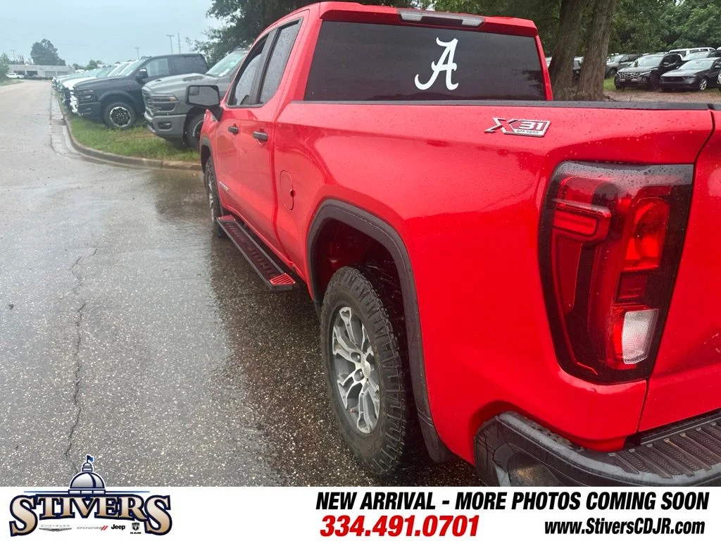 Used 2019 Red GMC Base image 8