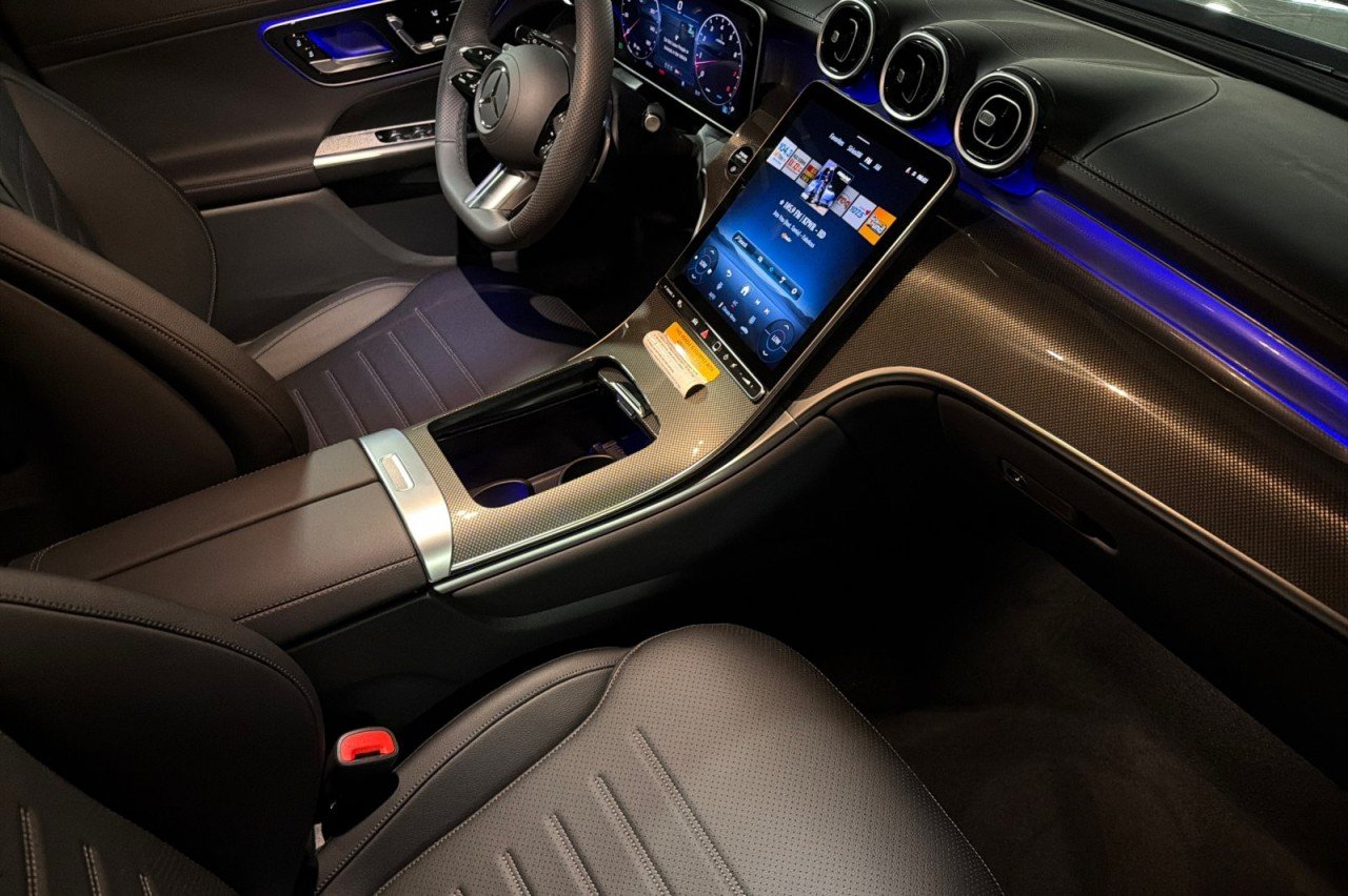 New 2026 Verde Silver Metallic Mercedes-Benz GLC 300 SUV image 15