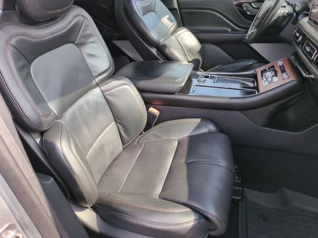 Used 2021 Silver Lincoln Reserve image 36