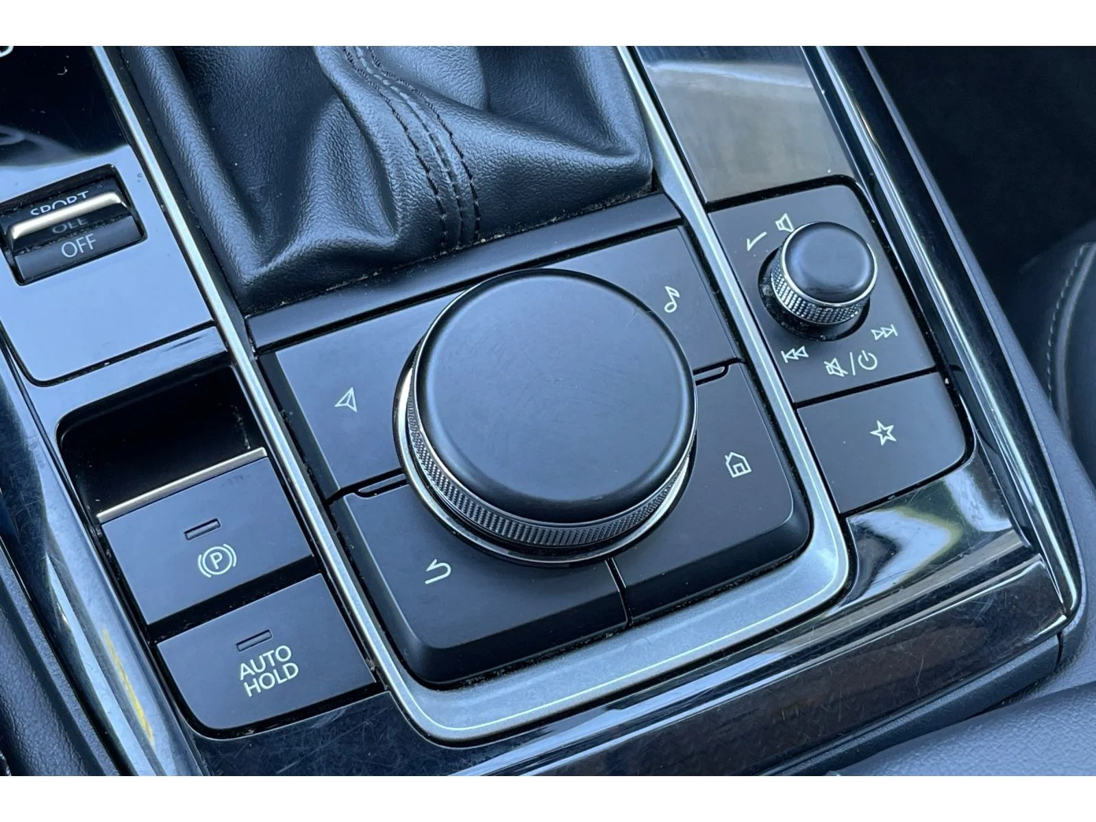 Used 2024 CERAMIC Mazda Select image 31