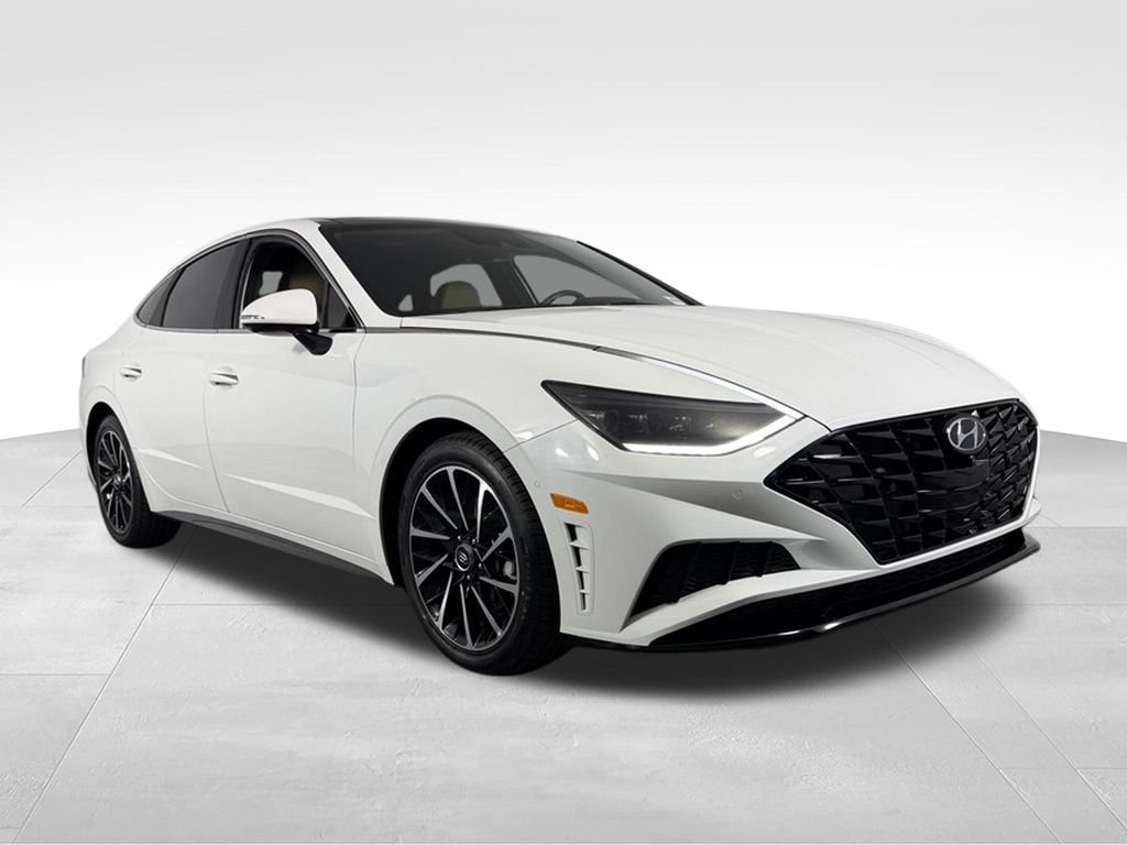 Used 2021 Quartz Hyundai Limited image 4