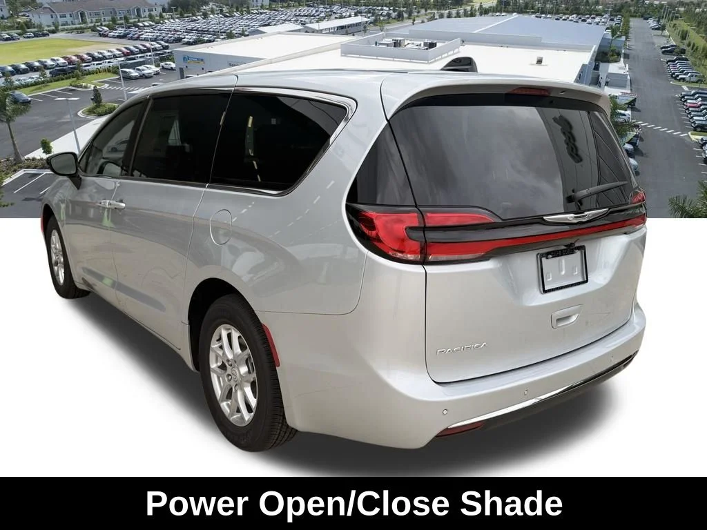 New 2026 Silver Mist Clear-Coat Exterior Paint Chrysler Select image 6