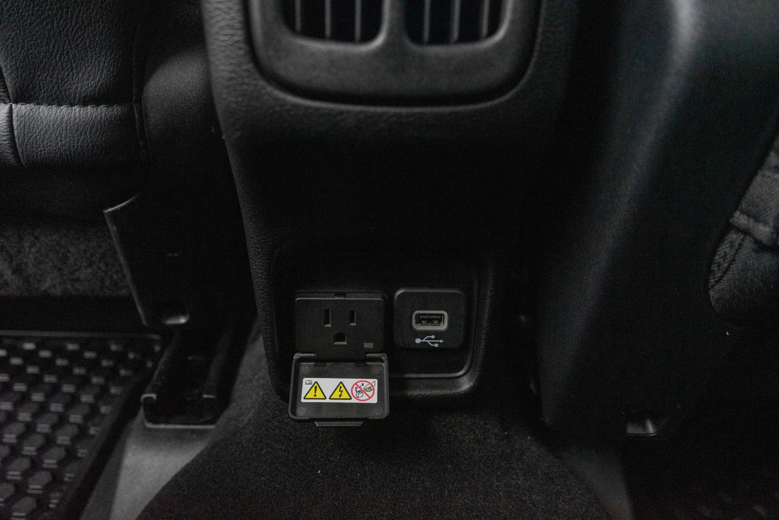 Used 2019 Diamond Black Crystal Pearlcoat Jeep Trailhawk image 29