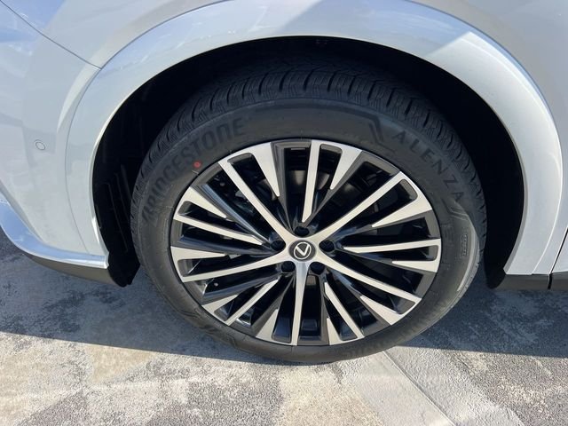 Used 2024 White Lexus 350 Premium Plus image 10
