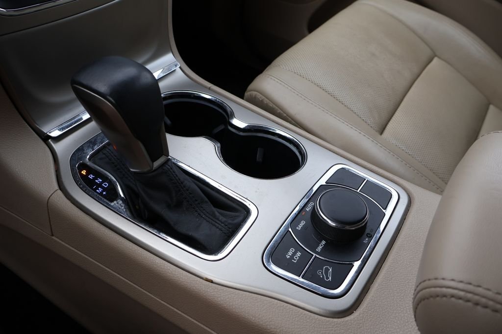 Used 2017 White Jeep Limited image 28