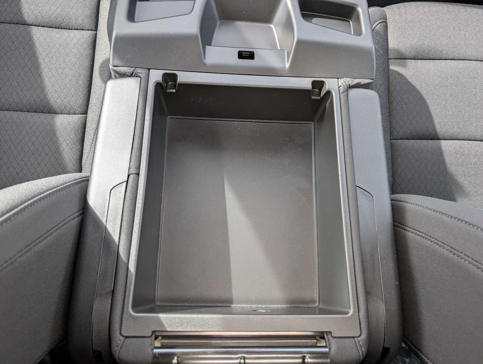 New 2026 Sterling Metallic GMC Elevation image 16