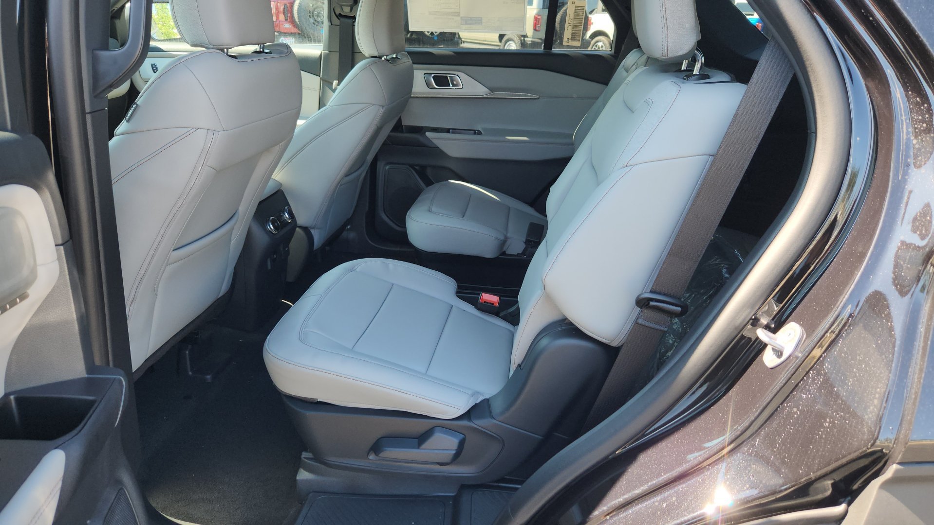New 2027 Agate Black Metallic Ford Active image 15