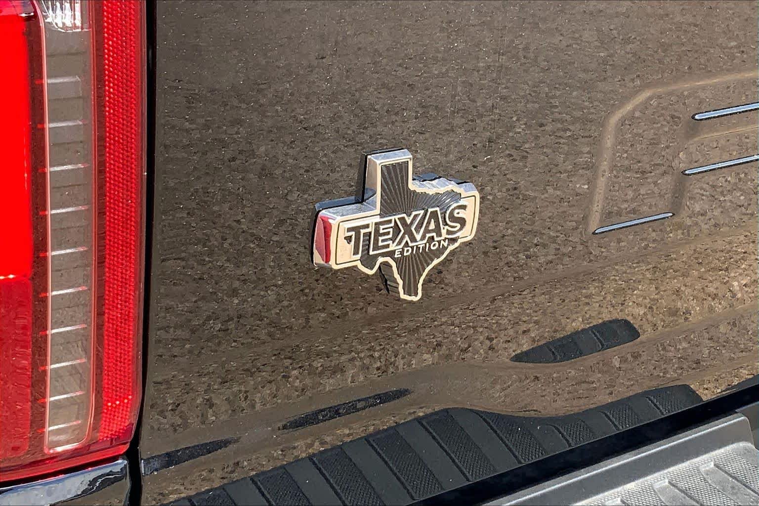 New 2026 Agate Black Metallic Ford XLT image 15