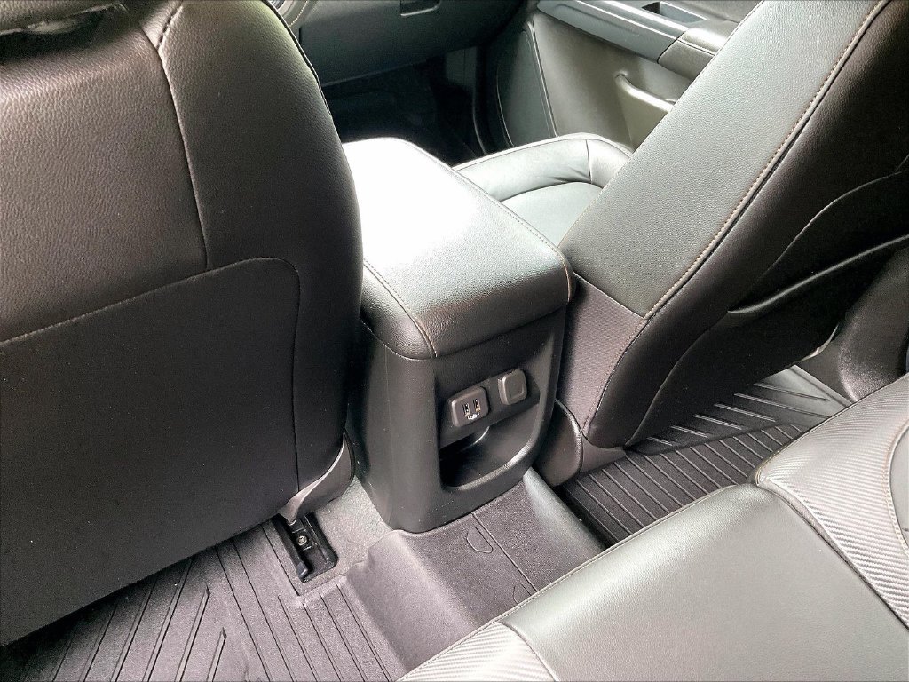 Used 2022 Black GMC AT4 w/Leather image 28
