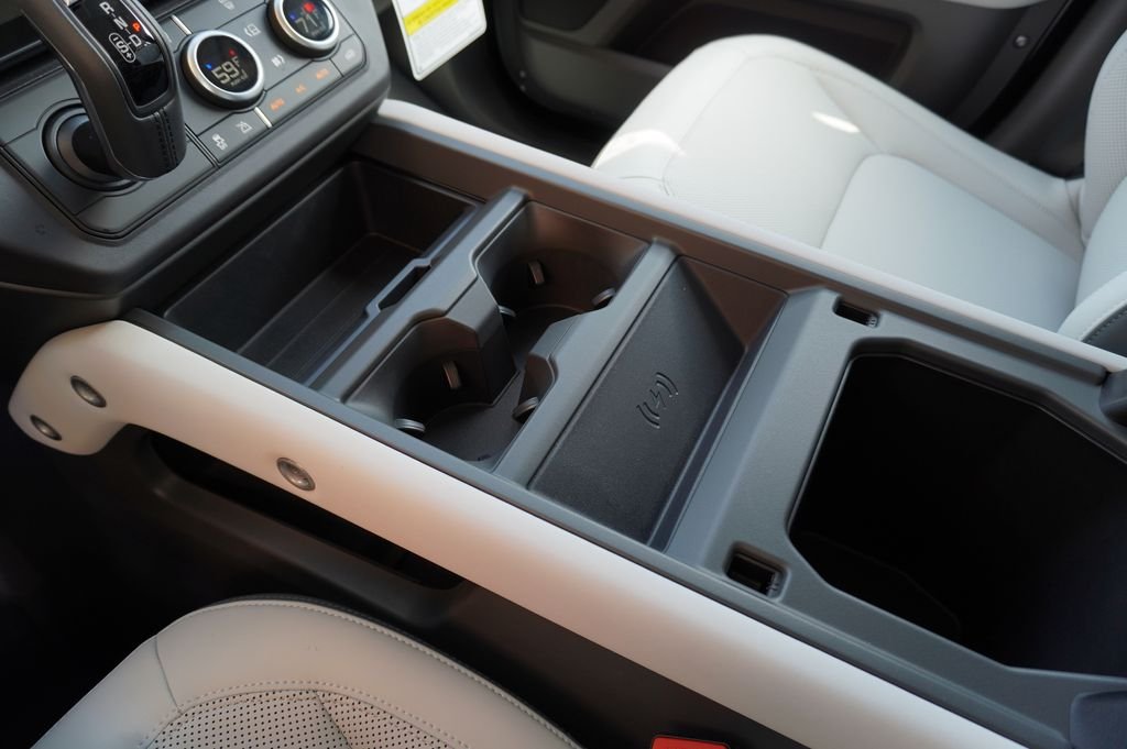 New 2026 Santorini Black Land Rover S image 27