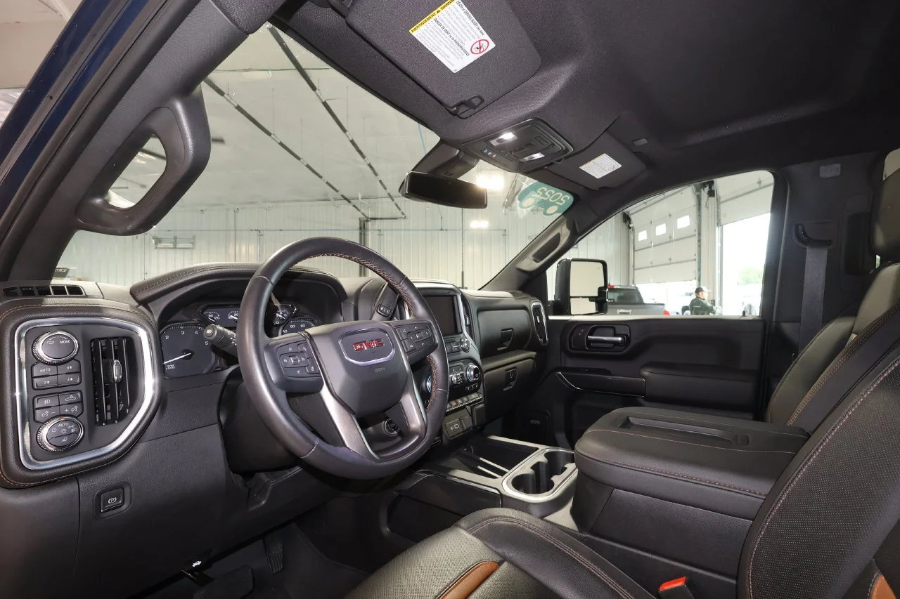 Certified Used 2022 PACIFIC BLUE METALLIC GMC AT4 image 9