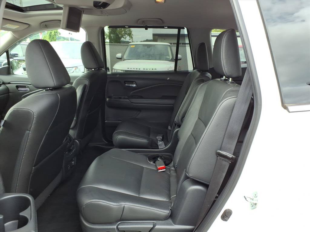 Used 2022 Platinum White Pearl Honda Touring 7-Passenger image 12