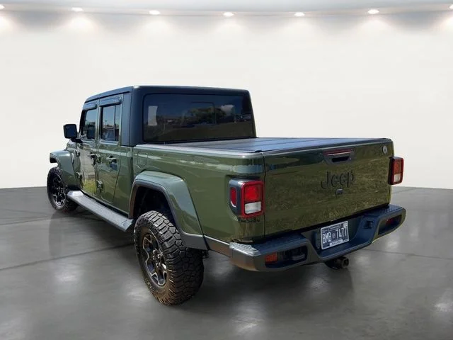 Used 2022 Green Jeep Sport image 19