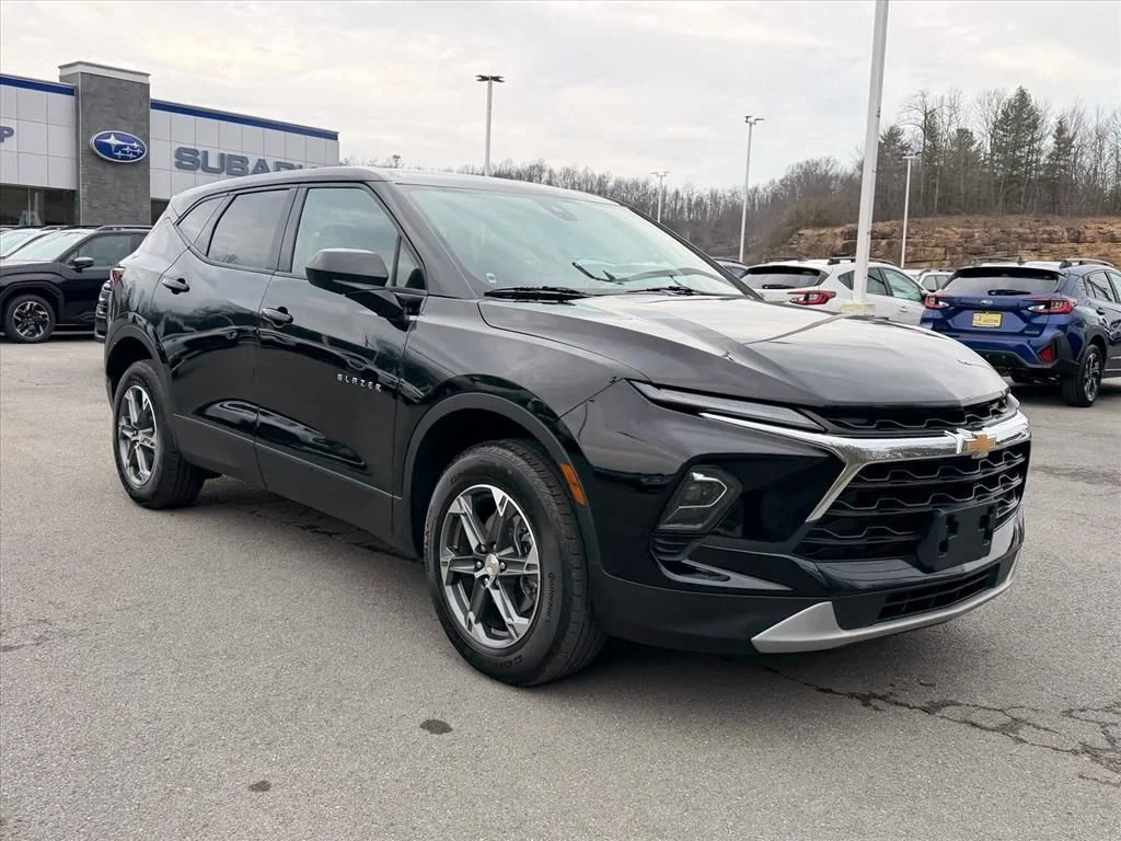 Used 2025 Black Chevrolet LT image 19