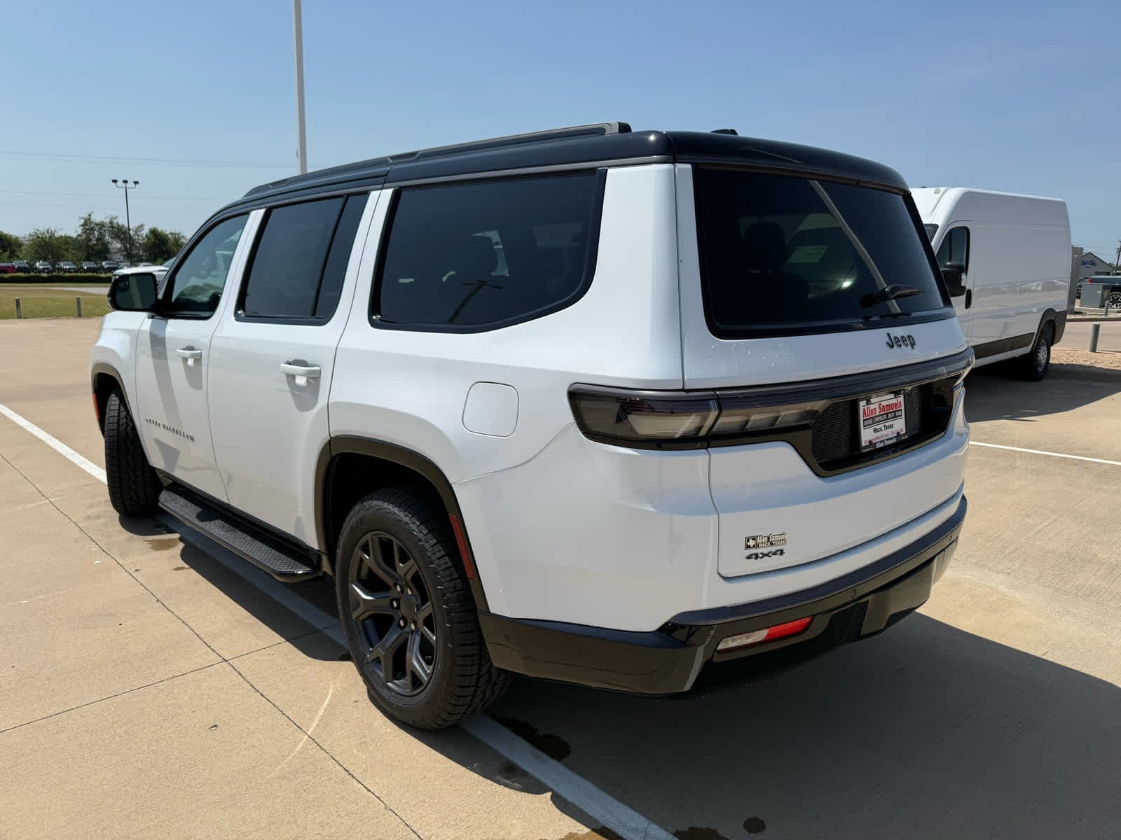New 2026 Bright White Clearcoat Jeep Upland image 8