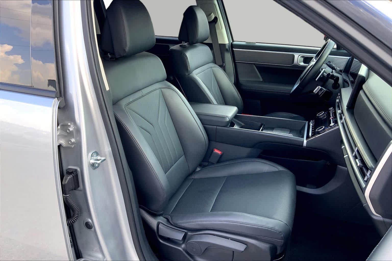 Used 2026 Shimmering Silver Hyundai SEL image 9
