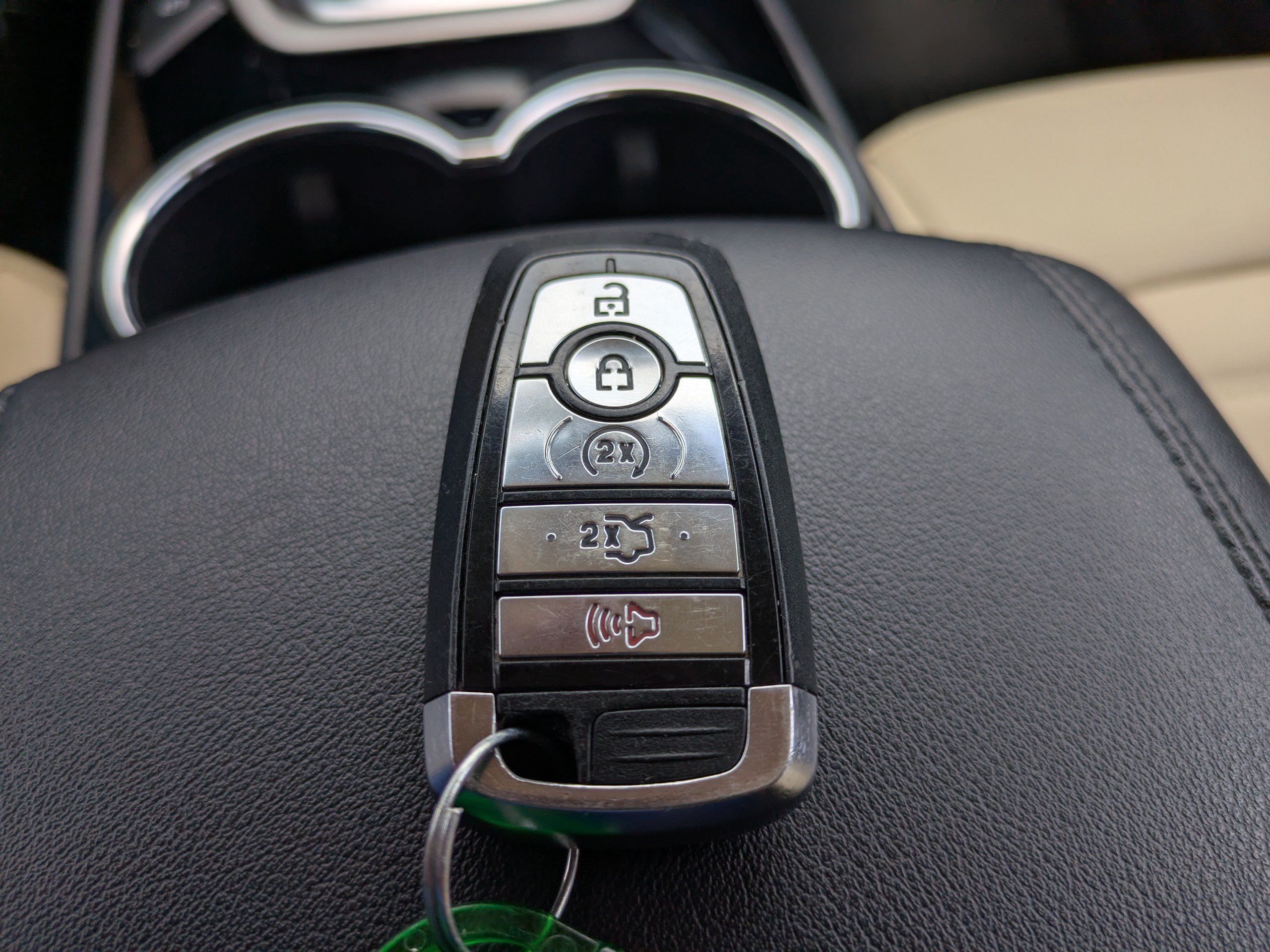Used 2018  Ford SEL image 29