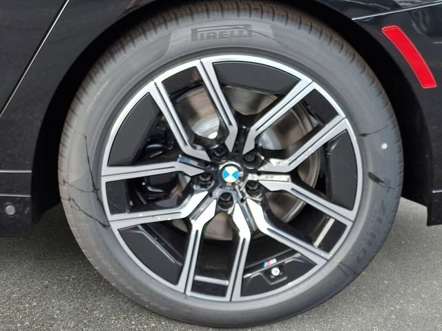 New 2026 Black Sapphire Metallic BMW 740i xDrive image 8