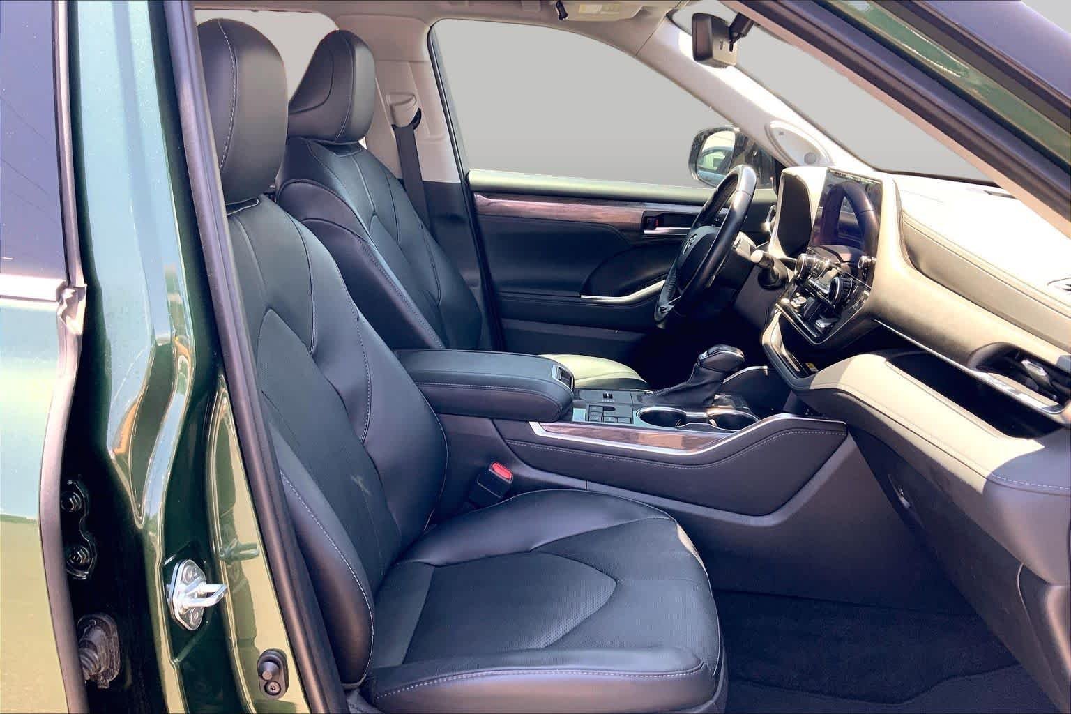 Used 2023 Cypress Toyota Limited image 9