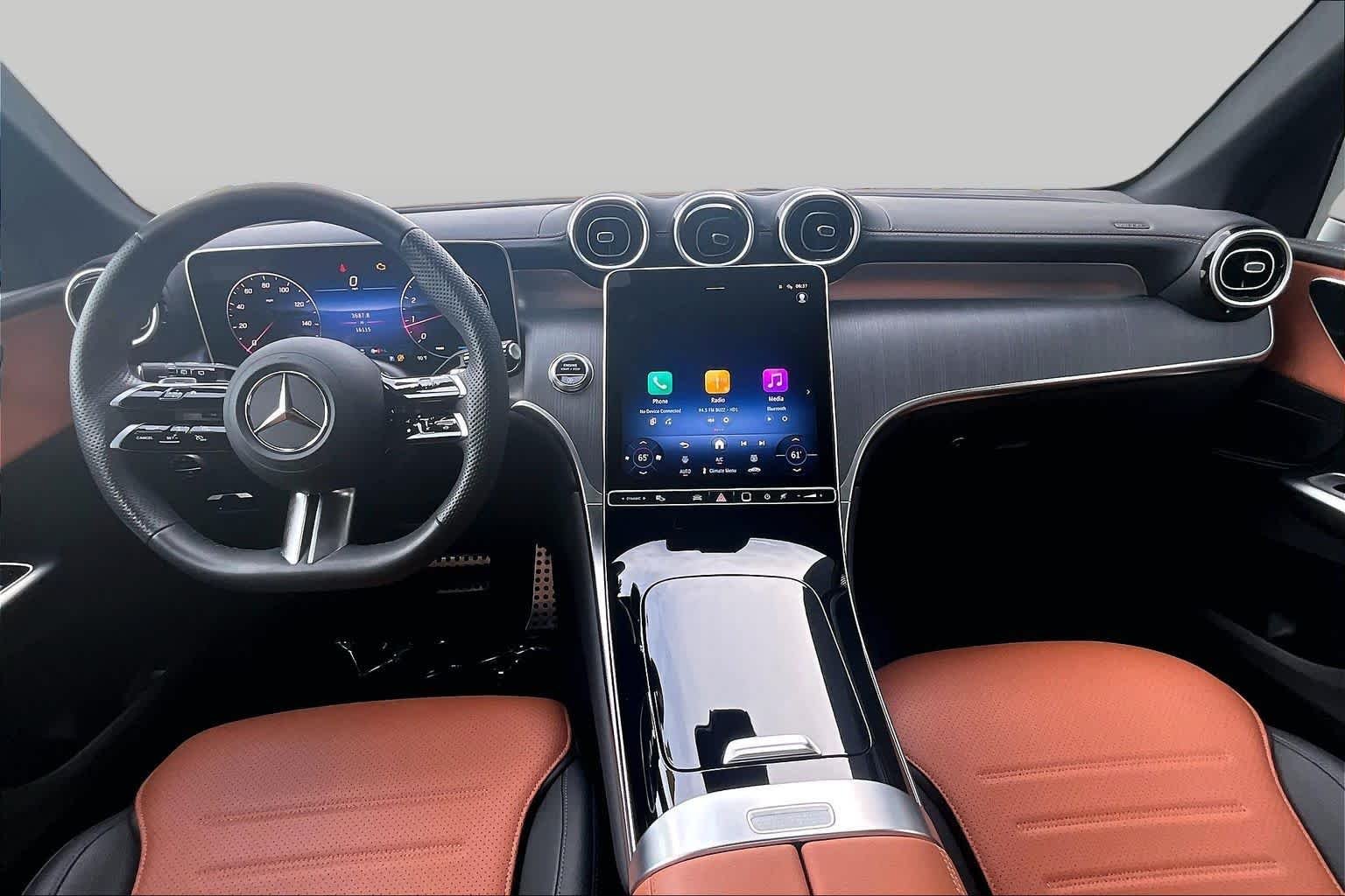 Used 2025 Polar White Mercedes-Benz GLC 300 image 14