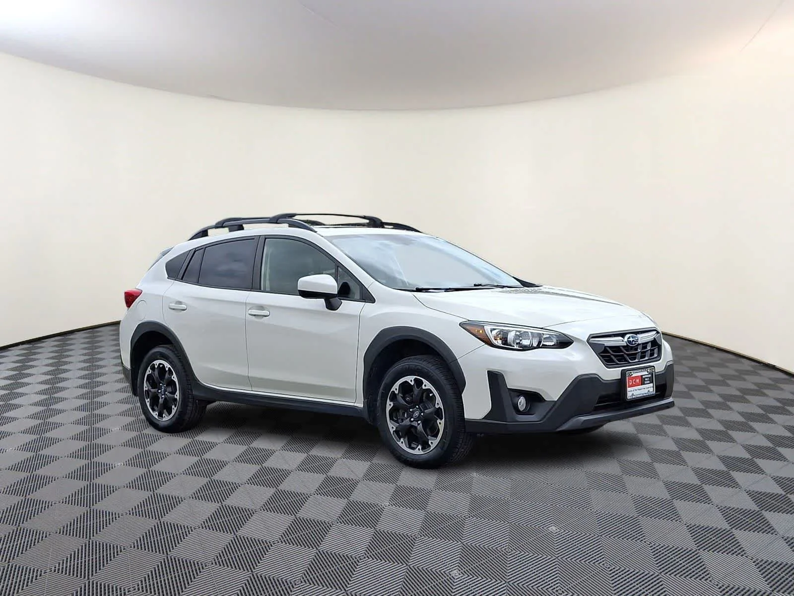 Used 2022 Crystal White Pearl Subaru Premium image 4