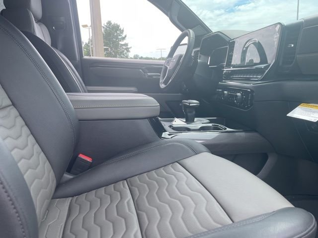Used 2025 Summit White Chevrolet ZR2 image 15