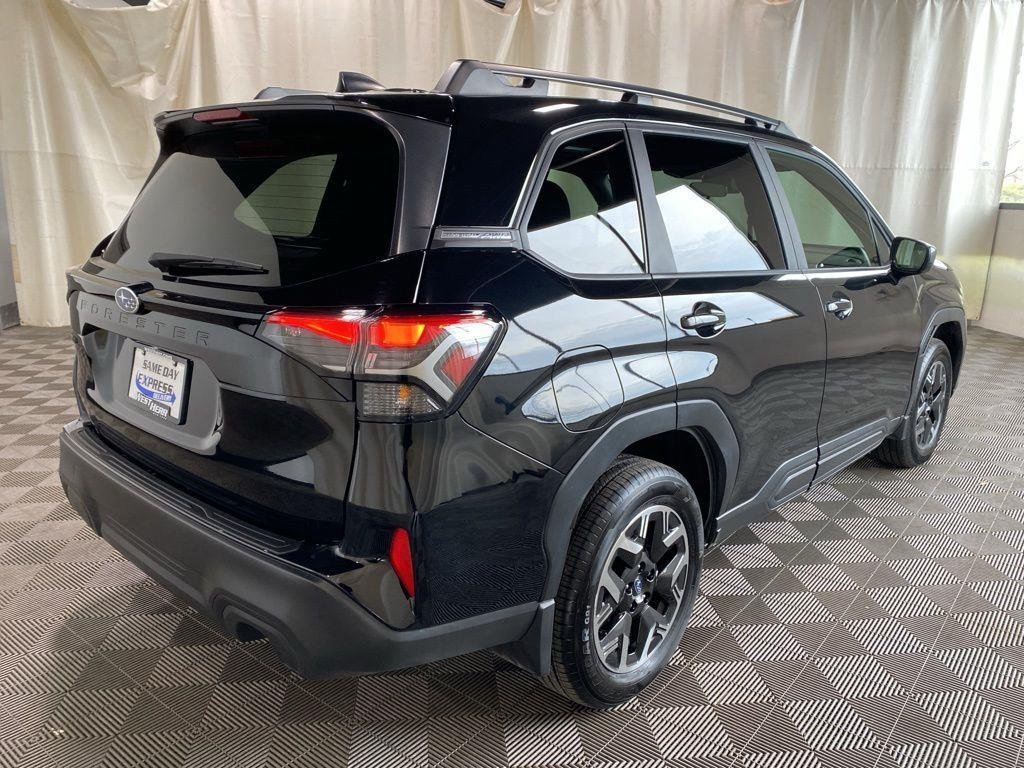 Used 2025 Crystal Black Silica Subaru Premium image 3