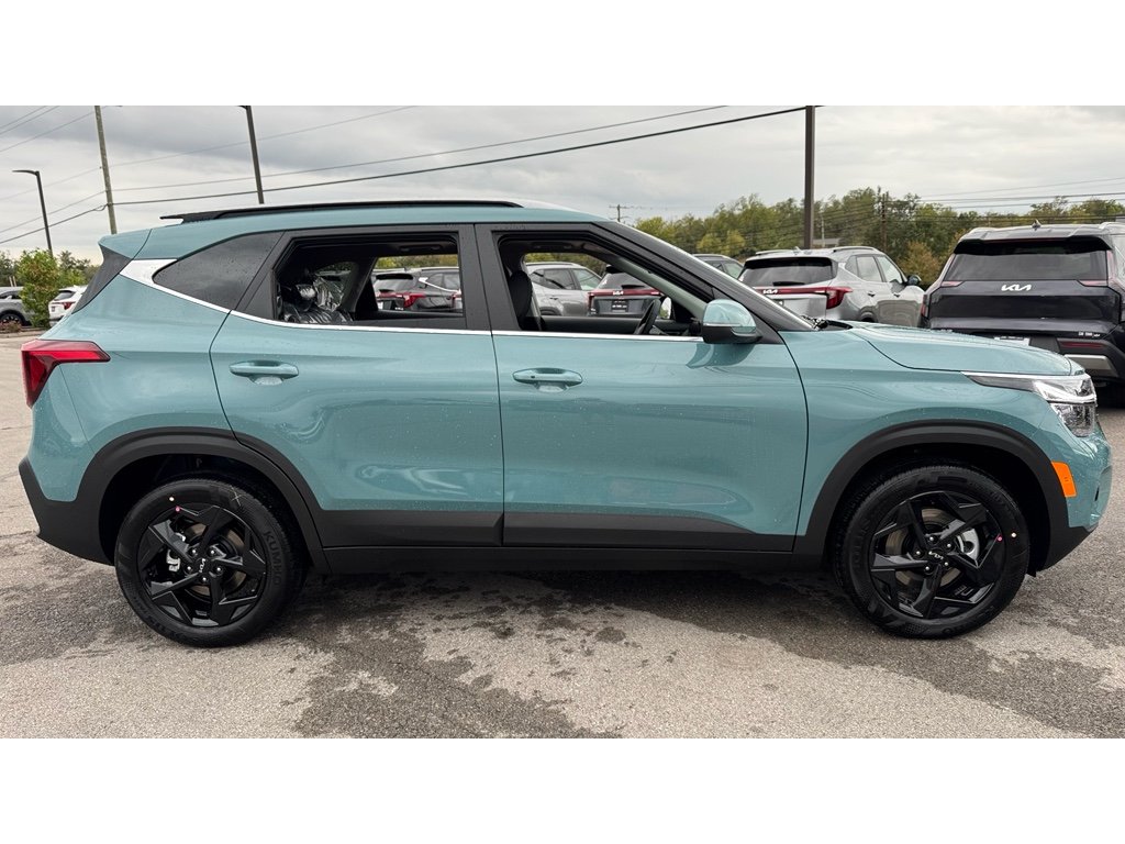 2026 Kia Seltos EX photo 2