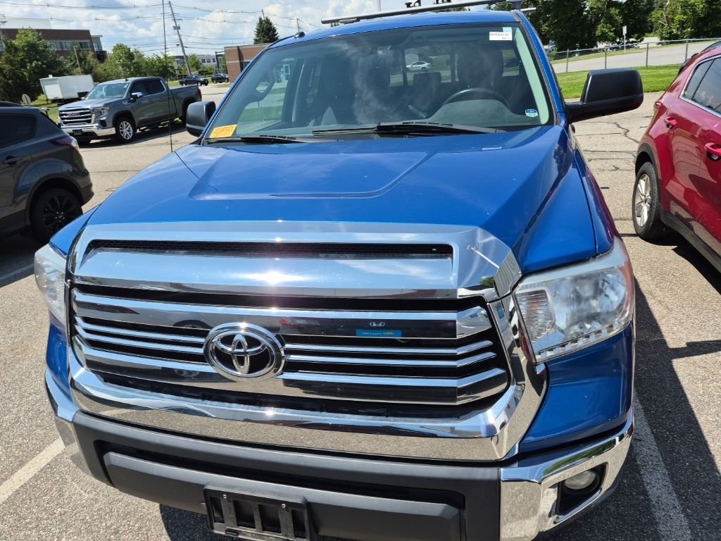 Used 2016 Blue Toyota SR5 image 2