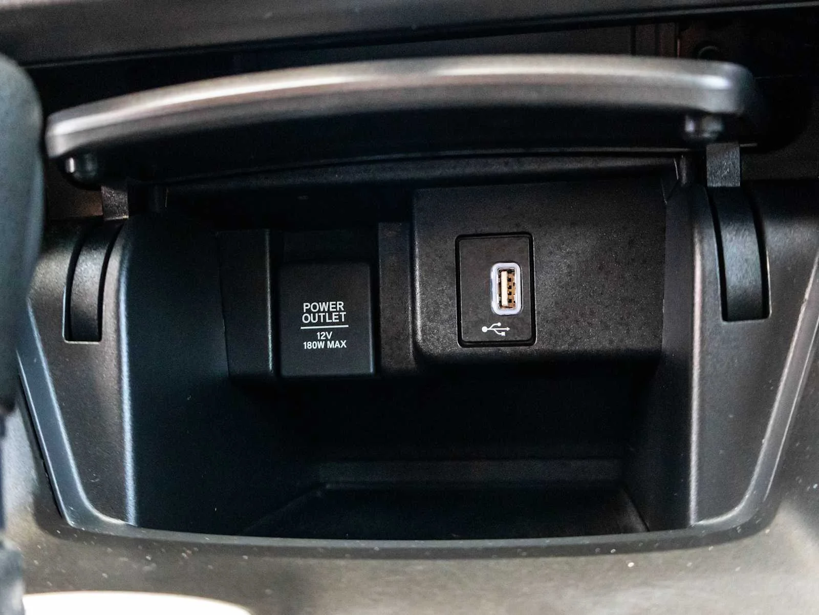 Used 2019 Crystal Black Pearl Honda LX 1.5T image 27