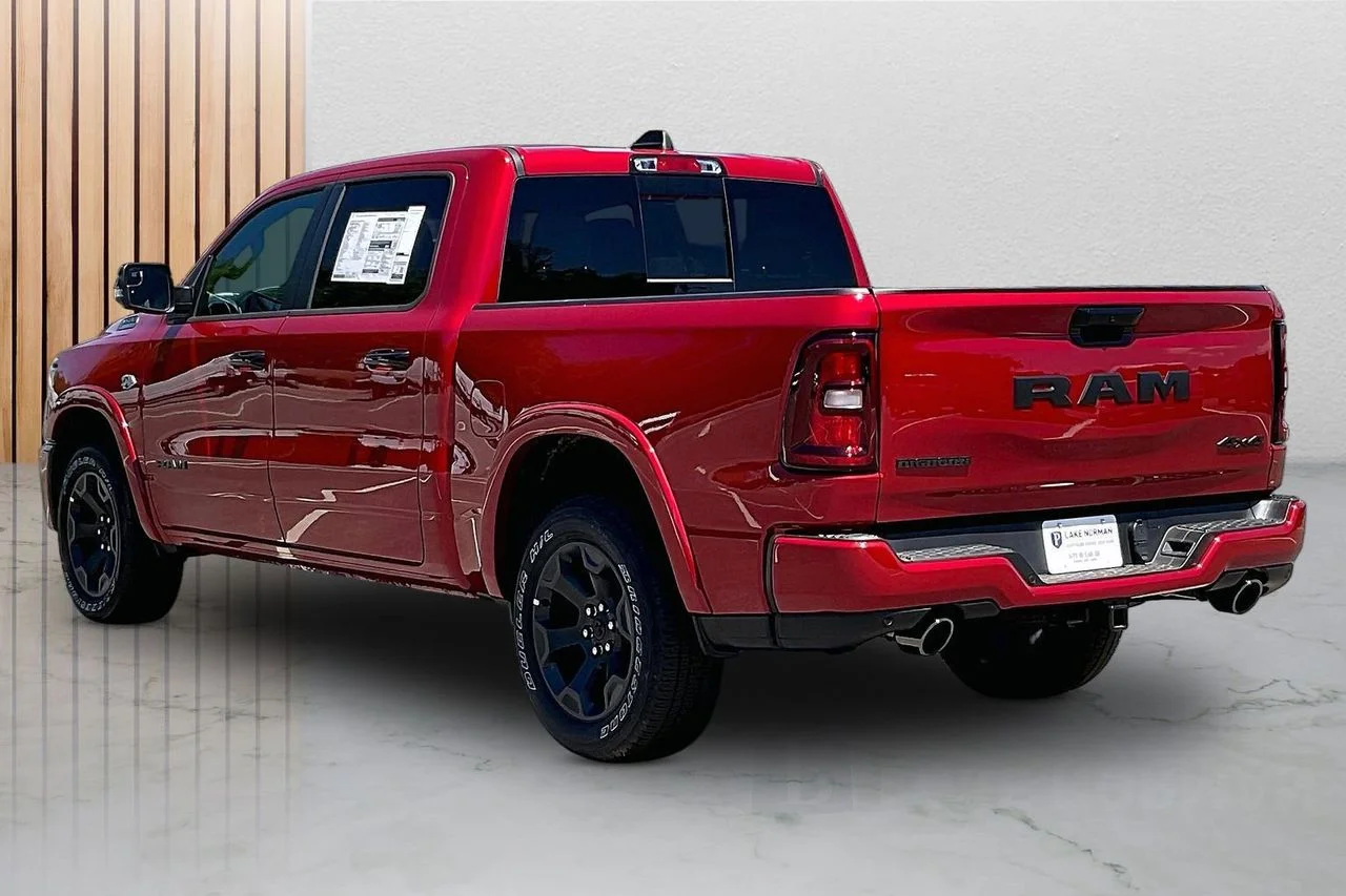 New 2026 Molten Red Pearl-Coat Exterior Paint RAM Big Horn/Lone Star image 7